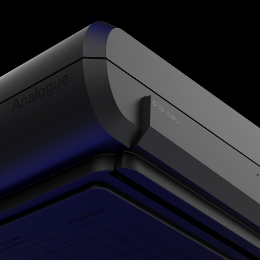 Auf der Rückseite des Gerätes ist ein Anschluss für ein Mega CD vorhanden. (Bild: Analogue)